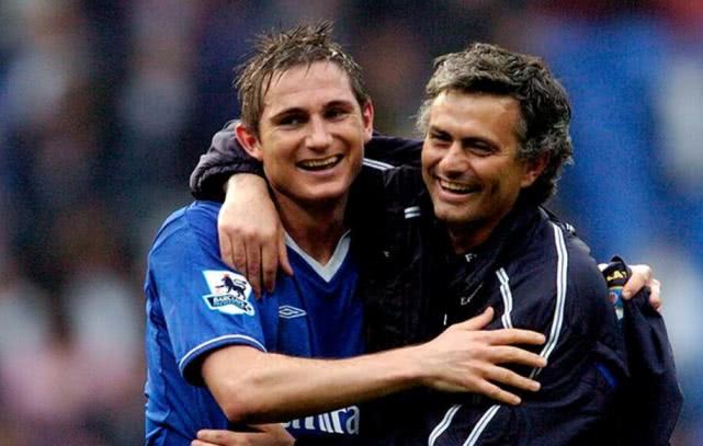 赛后场上爆 赛后场上爆